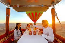 Petit-Déjeuner Privé en Montgolfière
